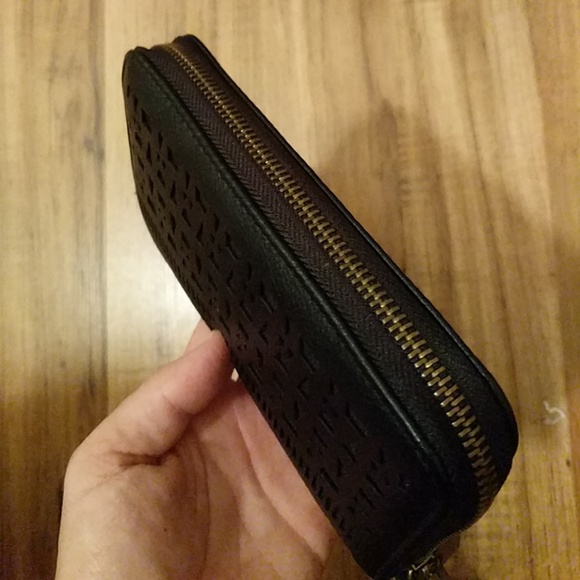 Black vegan leather wallet - new w/ tags! - Picture 4 of 4